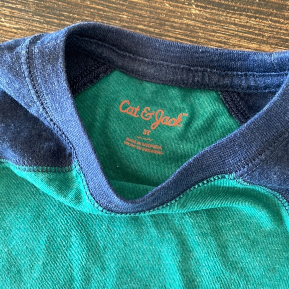 Cat & Jack tshirt - Picture 2 of 4